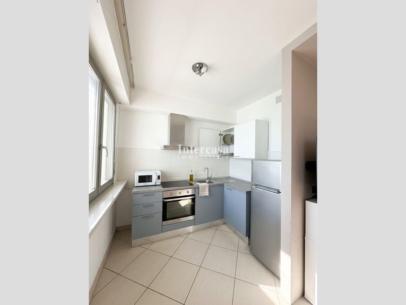 Monolocale in Vendita a Pisa, 160'000&euro;, 35 m², arredato, con Box