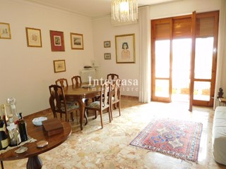Appartamento in Vendita a Pisa, 410'000&euro;, 133 m², con Box