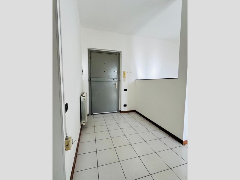 Trilocale in Vendita a Pontedera, 95'000&euro;, 75 m²