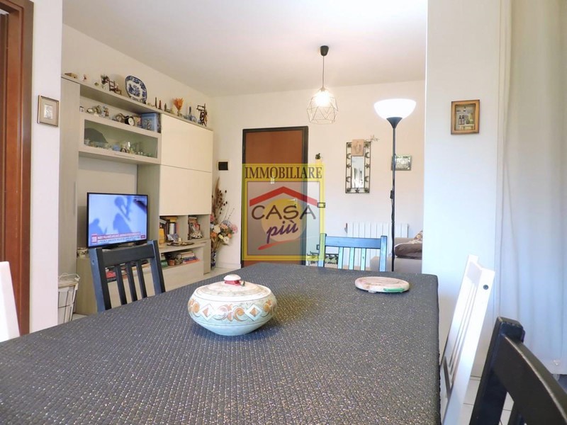 Quadrilocale in Vendita a Cascina, zona Casciavola, 210'000&euro;, 74 m², con Box