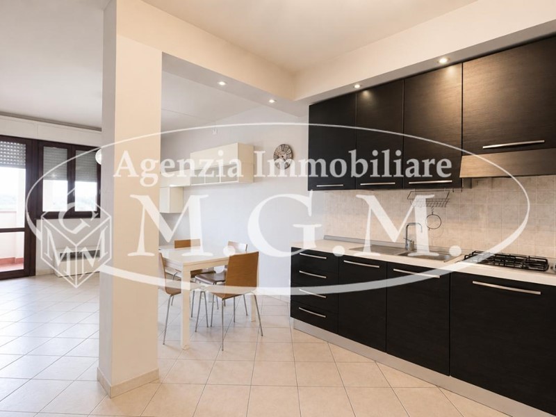 Trilocale in Vendita a Pontedera, 165'000&euro;, 75 m², arredato, con Box