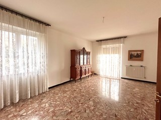 Appartamento in Vendita a Genova, 187'000&euro;, 120 m²