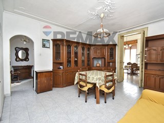 Quadrilocale in Vendita a Catania, 160'000&euro;, 132 m²