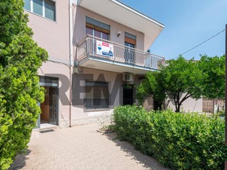 Appartamento in Vendita a Siracusa, 159'000&euro;, 164 m²