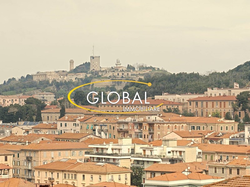 Quadrilocale in Vendita a Ancona, 285'000&euro;, 140 m²