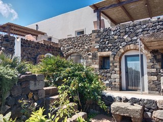 Appartamento in Vendita a Pantelleria, 640'000&euro;, 235 m²