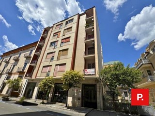 Appartamento in Vendita a Caserta, 245'000&euro;, 130 m²