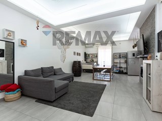 Quadrilocale in Vendita a Catania, 135'000&euro;, 111 m²