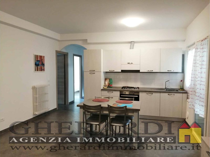 Appartamento in Affitto a Ferrara, 300&euro;, 110 m²