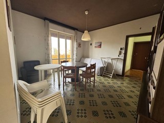 Quadrilocale in Vendita a Porto Recanati, 125'000&euro;, 65 m², con Box