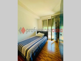 Quadrilocale in Vendita a Salerno, 325'000&euro;, 90 m², con Box