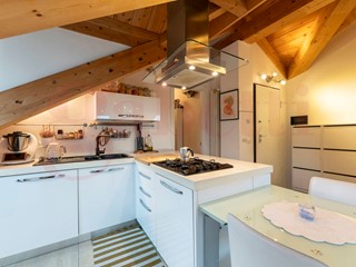 Attico in Vendita a Torino, 190'000&euro;, 43 m², arredato