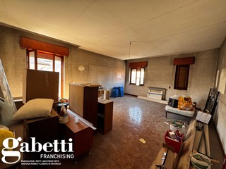 Appartamento in Vendita a Sant'Agata di Militello, 95'000&euro;, 170 m²