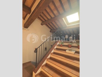 Quadrilocale in Affitto a Bettona, 800&euro;, 250 m², arredato