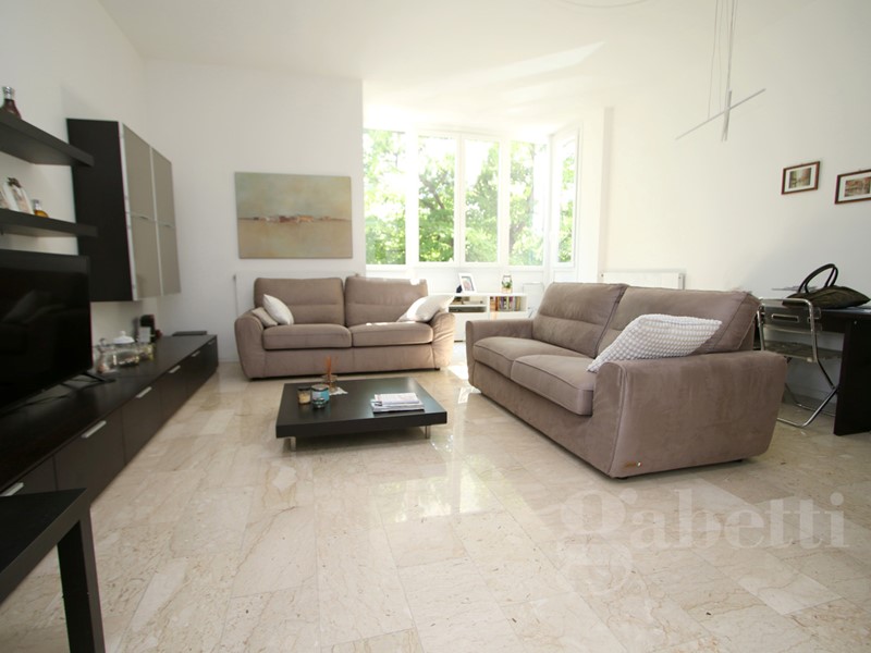 Trilocale in Vendita a Busto Arsizio, 170'000&euro;, 90 m², con Box
