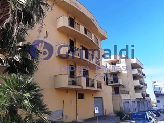 Quadrilocale in Vendita a Altavilla Milicia, 119'000&euro;, 124 m²