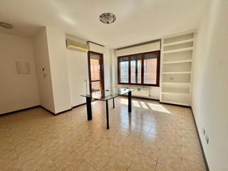 Trilocale in Vendita a Roma, 330'000&euro;, 85 m²