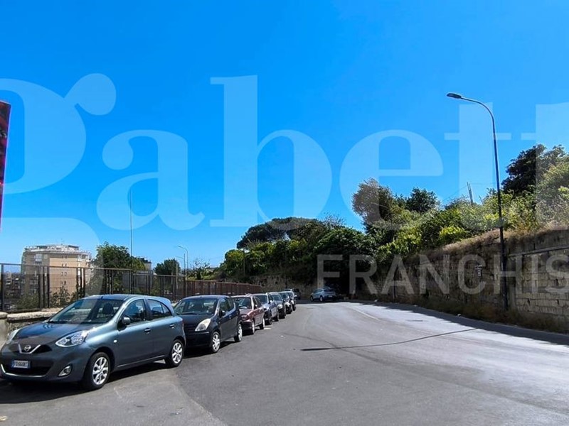 Trilocale in Vendita a Napoli, 219'000&euro;, 65 m²