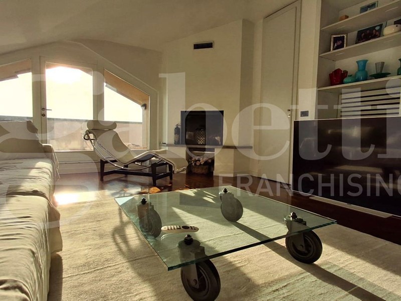 Attico in Vendita a Piacenza, 460'000&euro;, 190 m², arredato, con Box