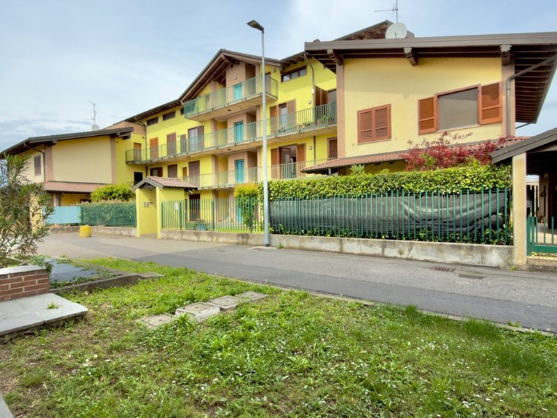 Trilocale in Vendita a Torre Pallavicina, 125'000&euro;, 104 m², con Box