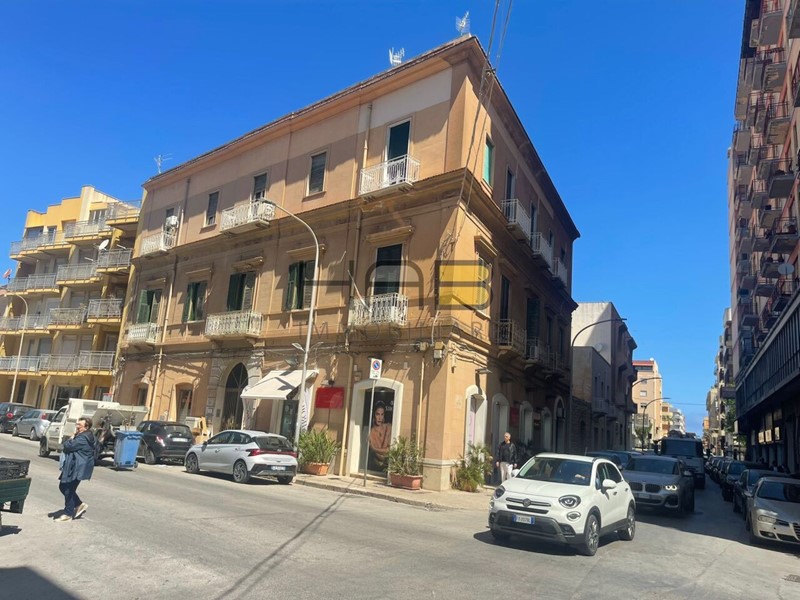 Quadrilocale in Vendita a Trapani, 75'000&euro;, 140 m²