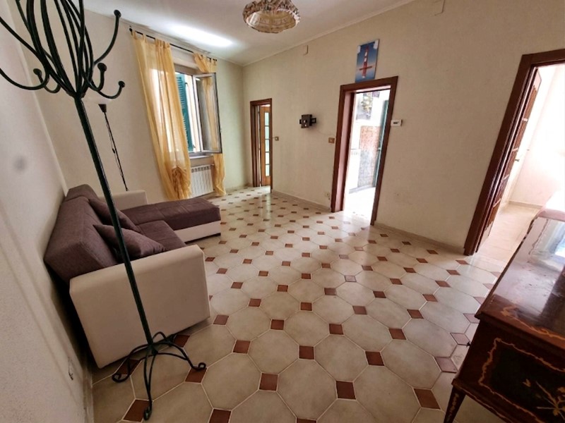 Appartamento in Vendita a Genova, 49'000&euro;, 54 m², arredato