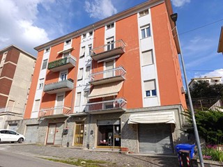 Appartamento in Vendita a Fornovo di Taro, 85'000&euro;, 96 m²