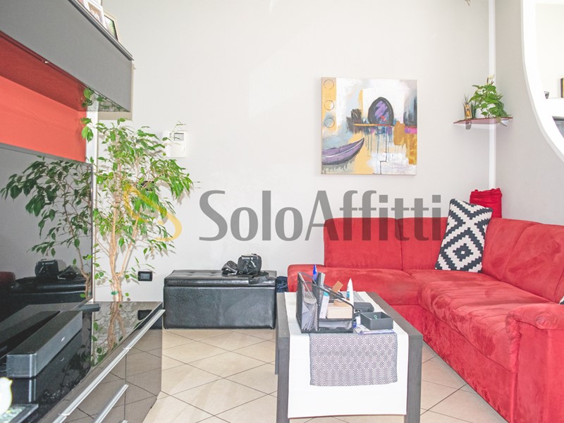 Bilocale in Affitto a Carugo, 750&euro;, 60 m², con Box