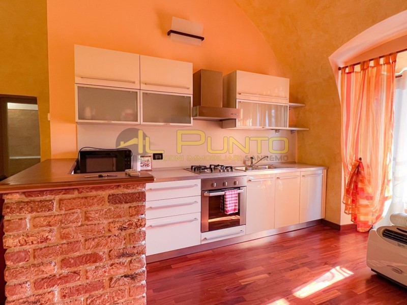 Trilocale in Vendita a Sanremo, 235'000&euro;, 85 m²