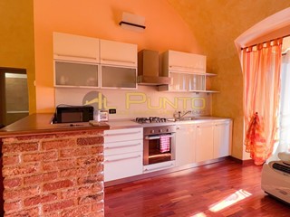 Trilocale in Vendita a Sanremo, 235'000&euro;, 85 m²