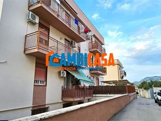 Quadrilocale in Vendita a Palermo, 128'000&euro;, 105 m²