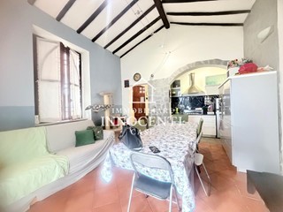 Trilocale in Vendita a Massa, 187'000&euro;, 70 m², arredato
