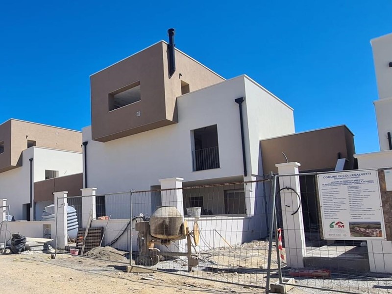 Quadrilocale in Vendita a Collesalvetti, 375'000&euro;, 100 m², con Box