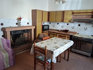 Appartamento in Vendita a Capannoli, 68'000&euro;, 118 m², con Box