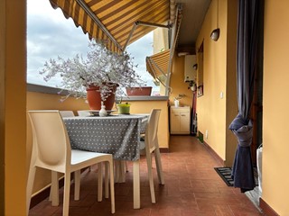 Appartamento in Vendita a Pontedera, 250'000&euro;, 120 m², con Box