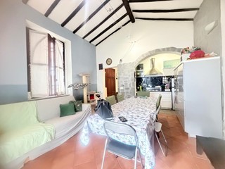 Trilocale in Vendita a Massa, 187'000&euro;, 70 m², arredato