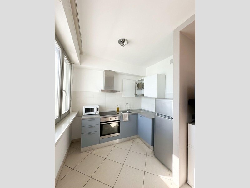 Monolocale in Vendita a Pisa, 160'000&euro;, 35 m², arredato, con Box