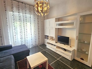 Appartamento in Vendita a Genova, 89'000&euro;, 75 m²