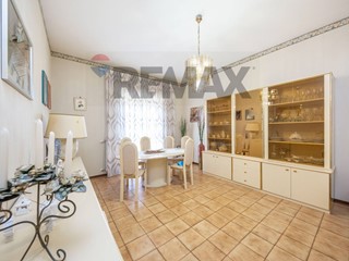 Trilocale in Vendita a Catania, 135'000&euro;, 100 m²
