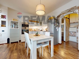 Trilocale in Vendita a Viareggio, 138'000&euro;, 48 m²
