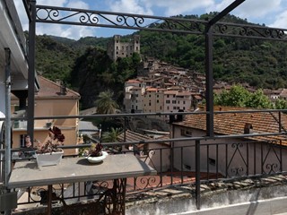 Appartamento in Vendita a Dolceacqua, 265'000&euro;, 140 m²