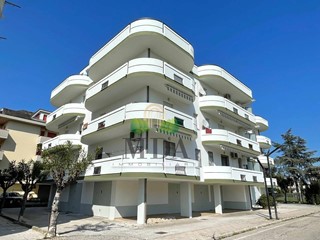 Appartamento in Vendita a Martinsicuro, 200'000&euro;, 135 m²