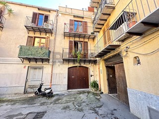 Trilocale in Vendita a Palermo, 150'000&euro;, 95 m²
