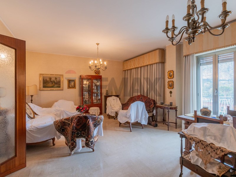 Appartamento in Vendita a Palermo, 535'000&euro;, 261 m²