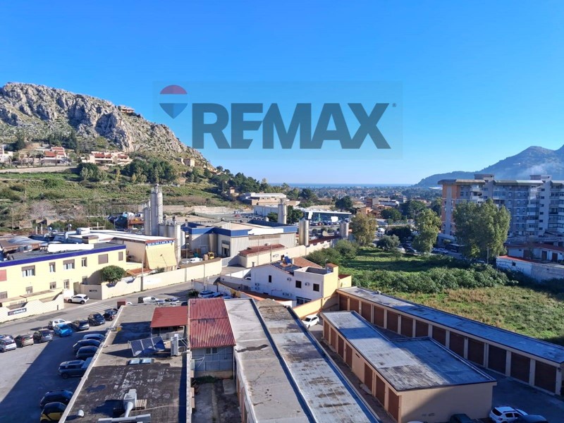 Quadrilocale in Vendita a Palermo, 99'000&euro;, 113 m²