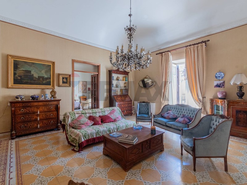 Appartamento in Vendita a Alcamo, 250'000&euro;, 170 m²