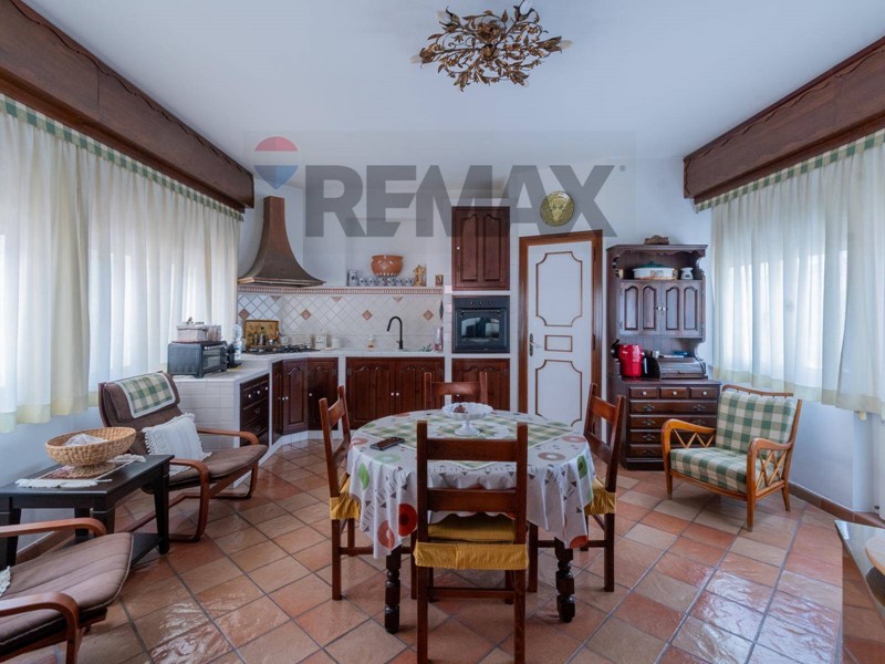 Appartamento in Vendita a Palermo, 395'000&euro;, 214 m²