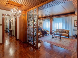 Appartamento in Vendita a Palermo, 395'000&euro;, 214 m²