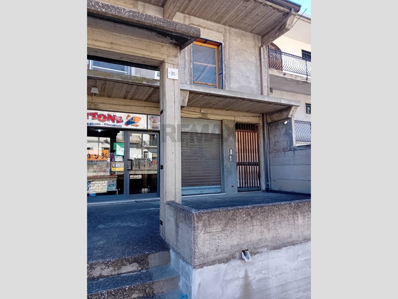 Appartamento in Vendita a Castel di Iudica, 60'000&euro;, 200 m²