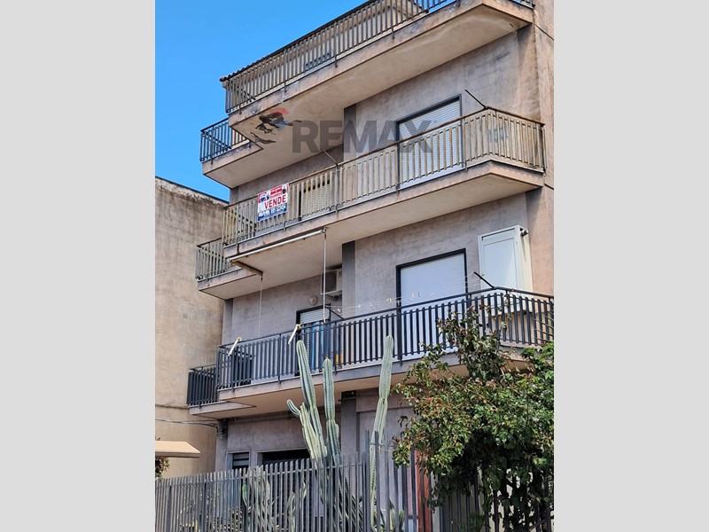 Appartamento in Vendita a Adrano, 100'000&euro;, 160 m²